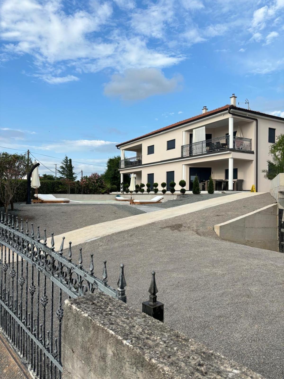 Villa Antunovic Malinska Exteriör bild