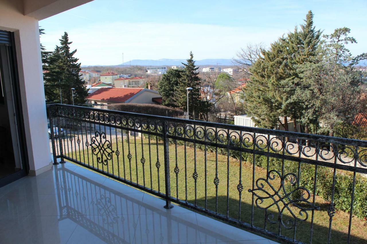 Villa Antunovic Malinska Exteriör bild